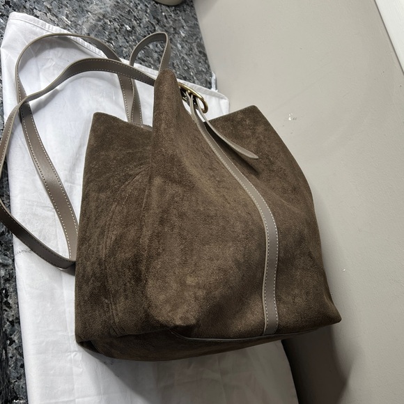 Old Navy Faux Vegan Suede Carrie Bucket Bag with Shoulder Crossbody Strap - New - Picture 5 of 10